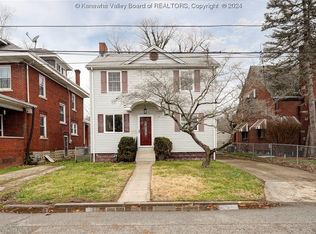 77 Riverside Dr, South Charleston, WV 25303