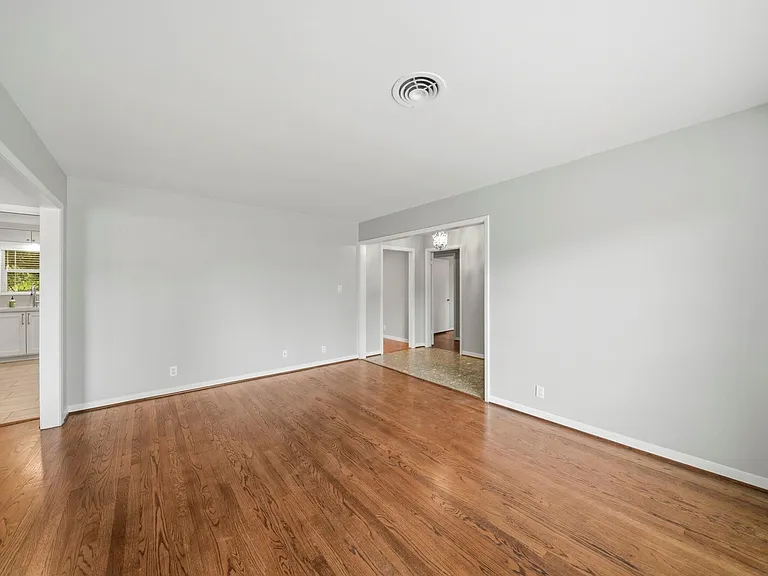 4614 Hummingbird St — Photo 11