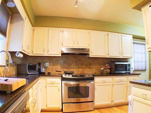 3rd image of 10597 Woodshire Way