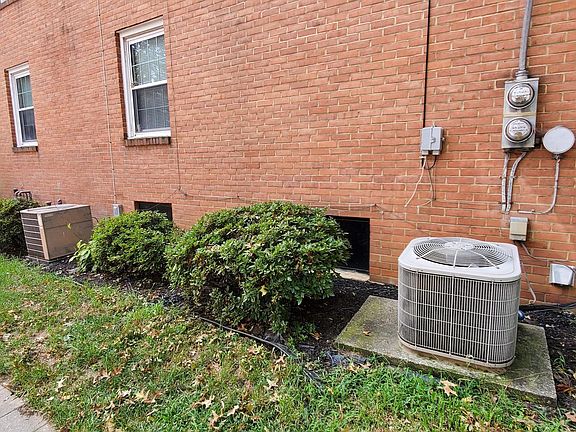 3rd image of 925 Mulberry Ave