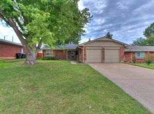7424 NW 27th St, Bethany, OK 73008