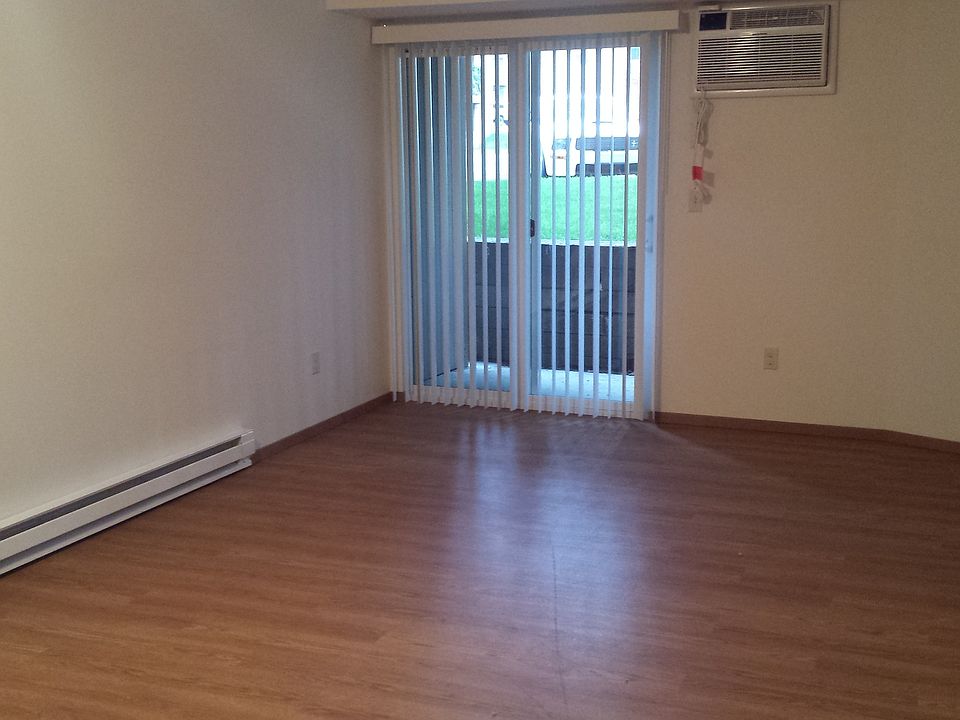 2nd image of 10 E Pineridge Ct APT 10
