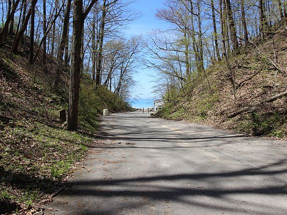 5th image of 7138 Lake Forest Dr