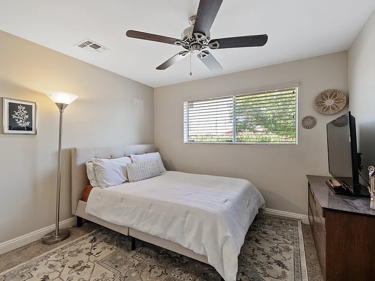 7936 E Moreland St — Photo 12