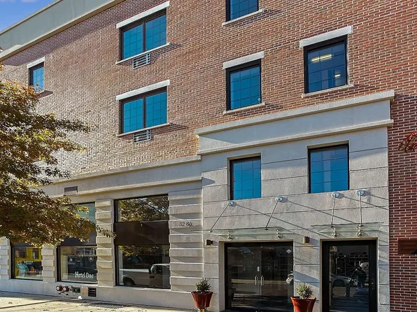 32-86 41st St #3F, Astoria, NY 11103