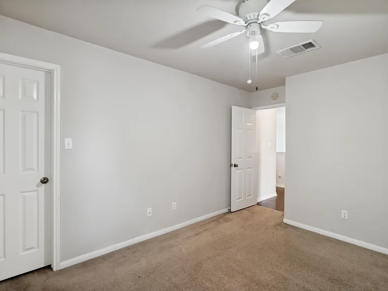 2108 Narrow Glen Pkwy — Photo 11