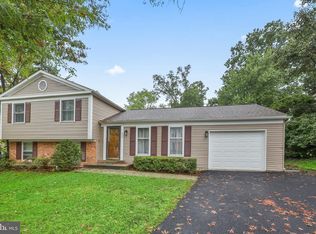 603 Merlins Ln, Herndon, VA 20170