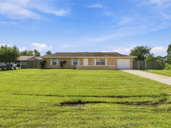 392 NW Ferris Dr, Port Saint Lucie, FL 34983