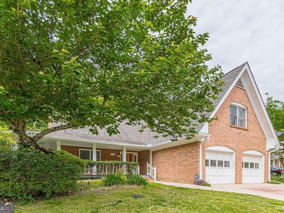 1st image of 2442 Kings Ct NE