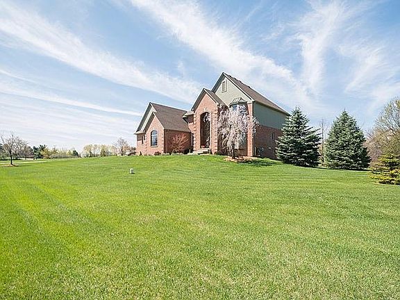2nd image of 6886 S Green Hills Dr