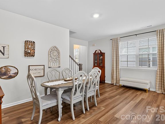 5th image of 3123 Glenn Hope Way