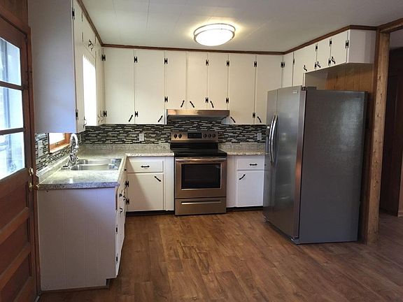4th image of 126 Shelton St