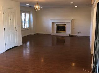 1472 Barstow Ave, Clovis, CA 93611