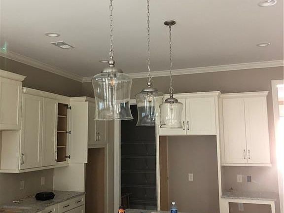 5th image of 426 Serenity Ln