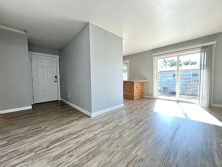 J3 Apartments — Photo 18