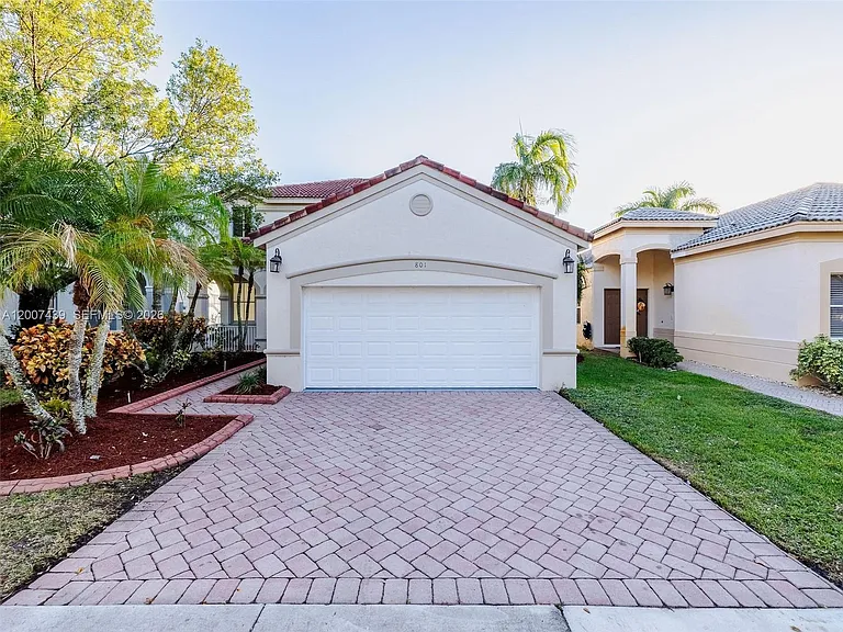 801 Tanglewood Cir — Photo 55