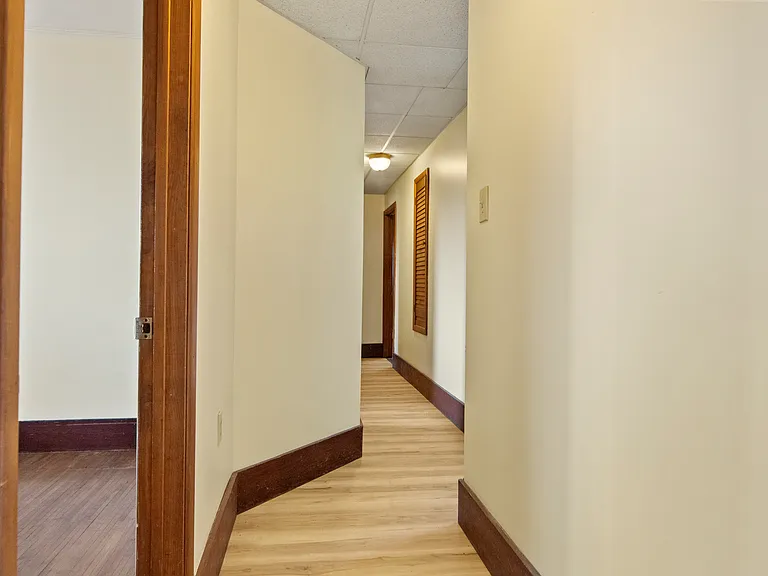 18 Thamsen Dr — Photo 12