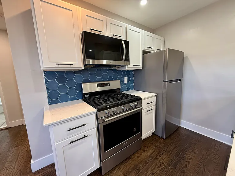 PALMETTO APARTMENTS — Photo 8