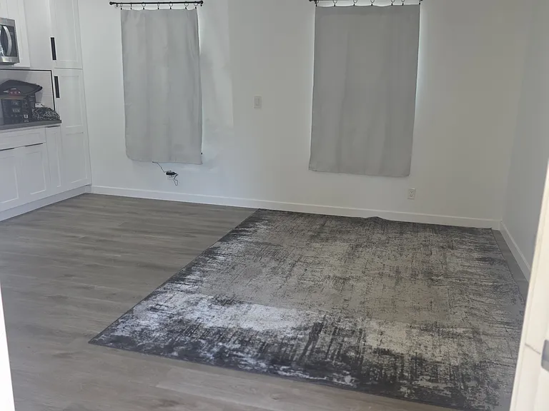 402 E Pine St — Photo 13