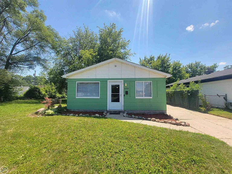 6784 Studebaker Ave — Photo 1
