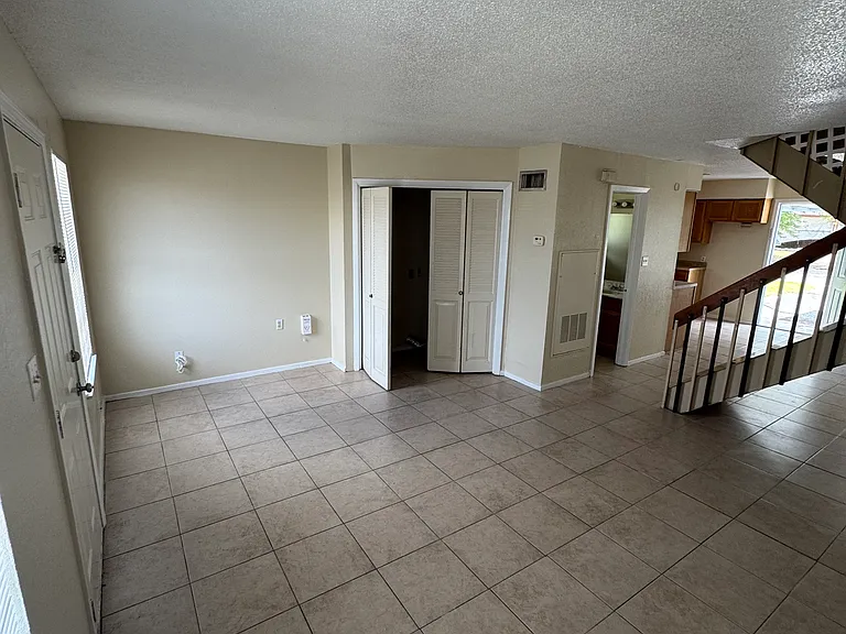 1207 N 77 Sunshine Strip #3 — Photo 1