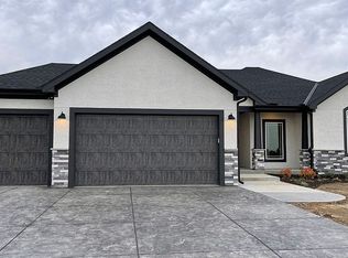16792 Stillwell Rd, Bonner Springs, KS 66012