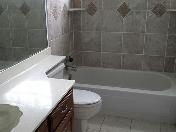 5th image of 2414 Whispering Cove Cir