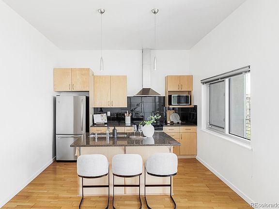 4th image of 2958 Syracuse Street #406