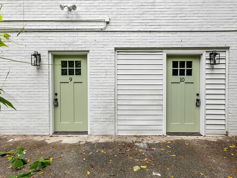 1121 West End Blvd — Photo 12