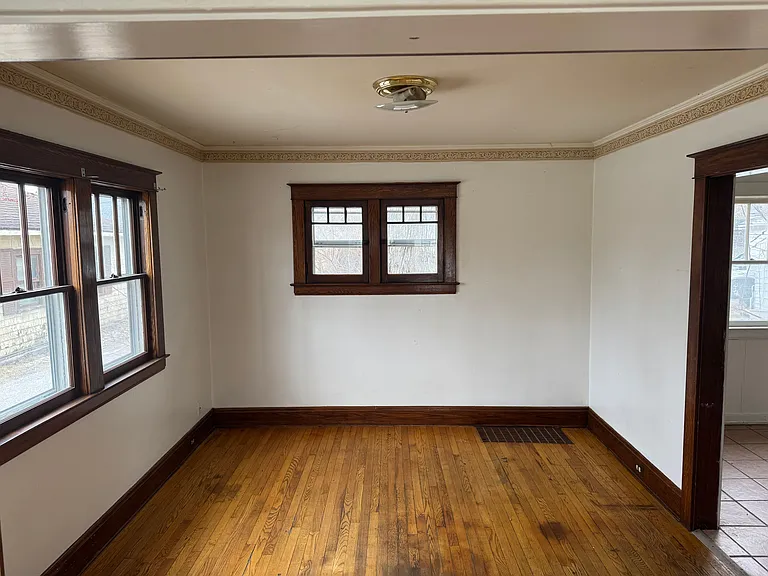 708 Hancock St — Photo 5
