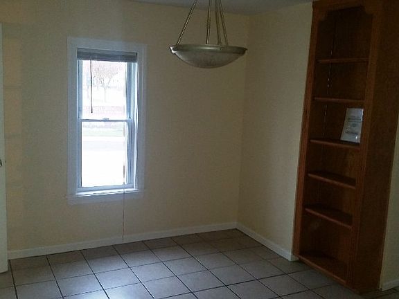 3rd image of 411 E Smith St