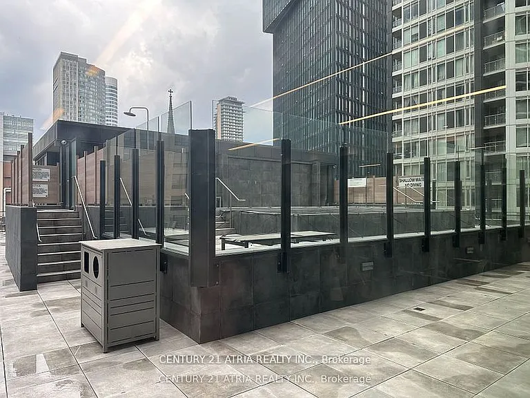 77 Shuter St #725 — Photo 37