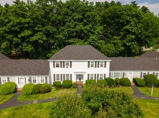 16 Colonial Vlg #16, Falmouth, ME 04105