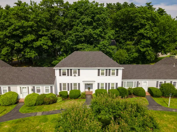 16 Colonial Village #16, Falmouth, ME 04105
