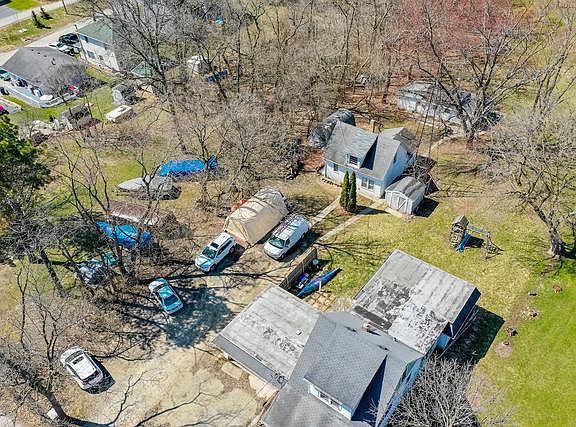 2nd image of 28080 N Lake Dr