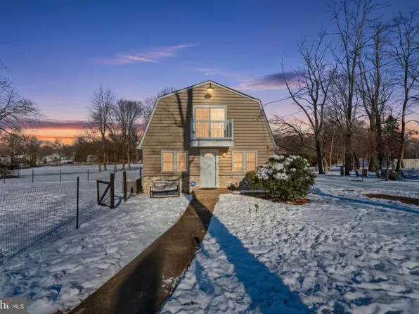 2623 East Ln, Levittown, PA 19054