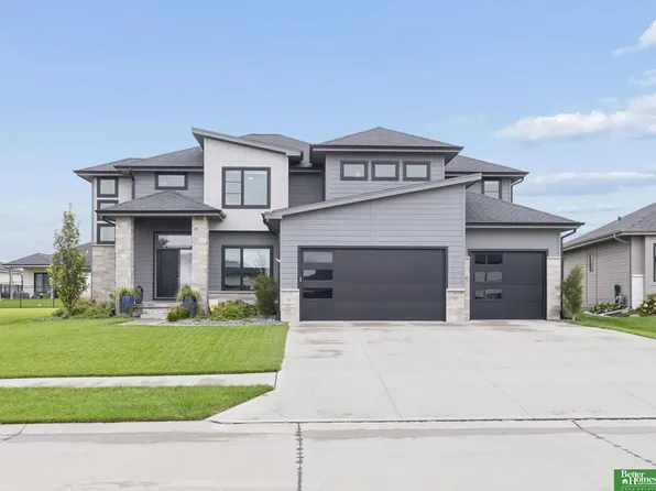 20817 Hartman Ave, Elkhorn, NE 68022