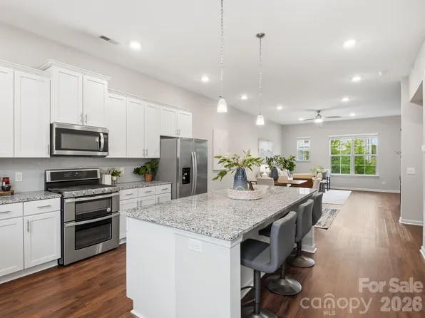 1038 Doveridge St, Charlotte, NC 28273