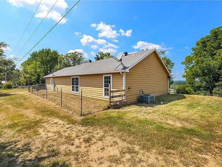 20593 Pug Gayer Rd — Photo 5