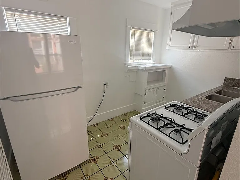 1210 Hoffman Ave — Photo 17