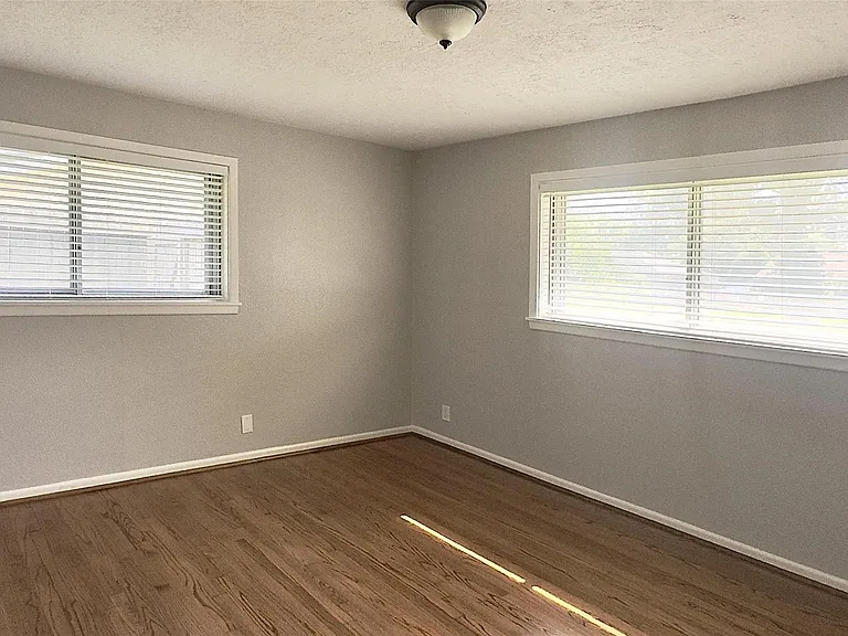 1418 Murrayhill Dr — Photo 22