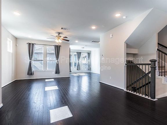 3rd image of 3108 Roseland Terrace Ln