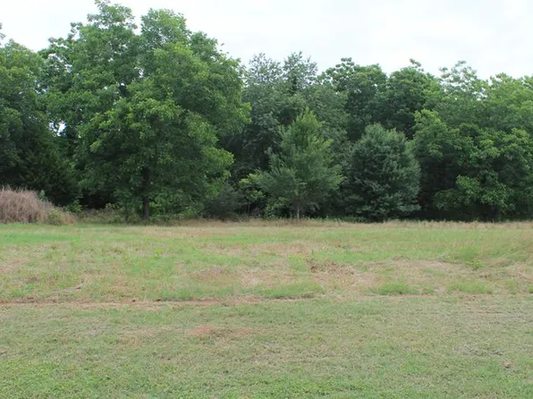 210 Wentworth Ln, Albany, GA 31721