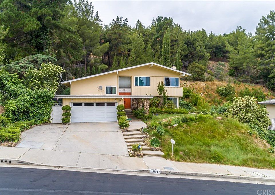 1st image of 19653 Valdez Dr