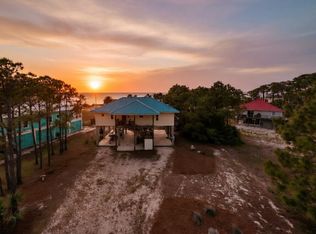 833 W Bay Shore Dr, Eastpoint, FL 32328
