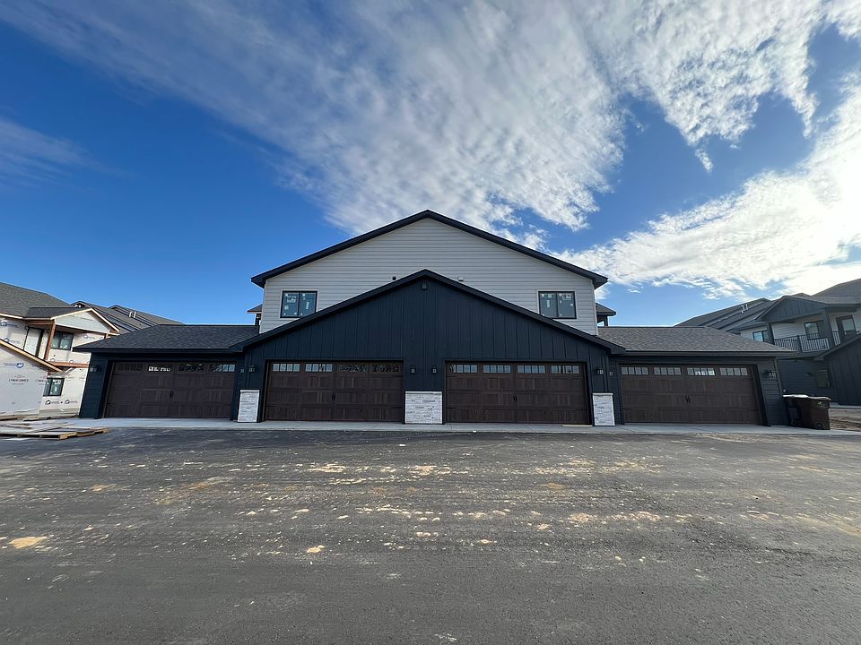 2nd image of 4847 Woodland Park Dr #4