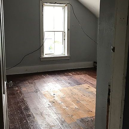 2nd image of 208 W Lucas St