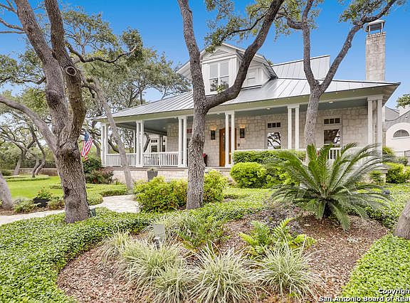 2nd image of 2 Camden Oaks