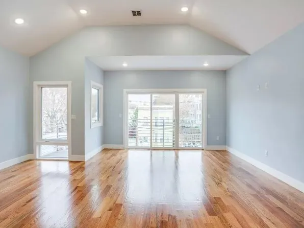 251 Manhattan Avenue image 1 of 14