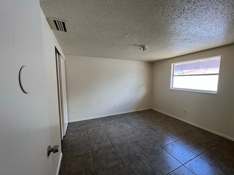 1014 57th Avenue Dr E — Photo 10
